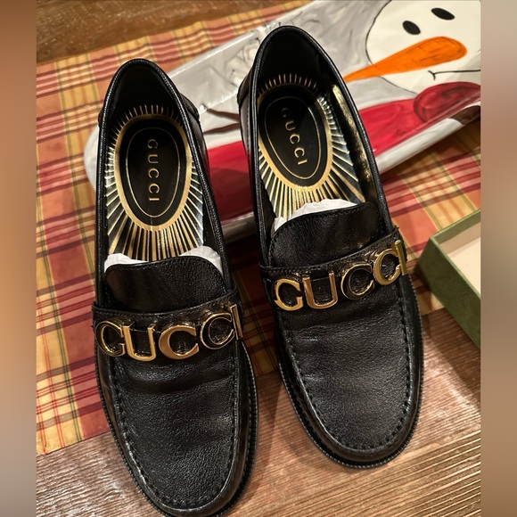 GUCCI Women’s Black Cara Logo Loafers 37.5-7.5 Women New in Box & Receipt